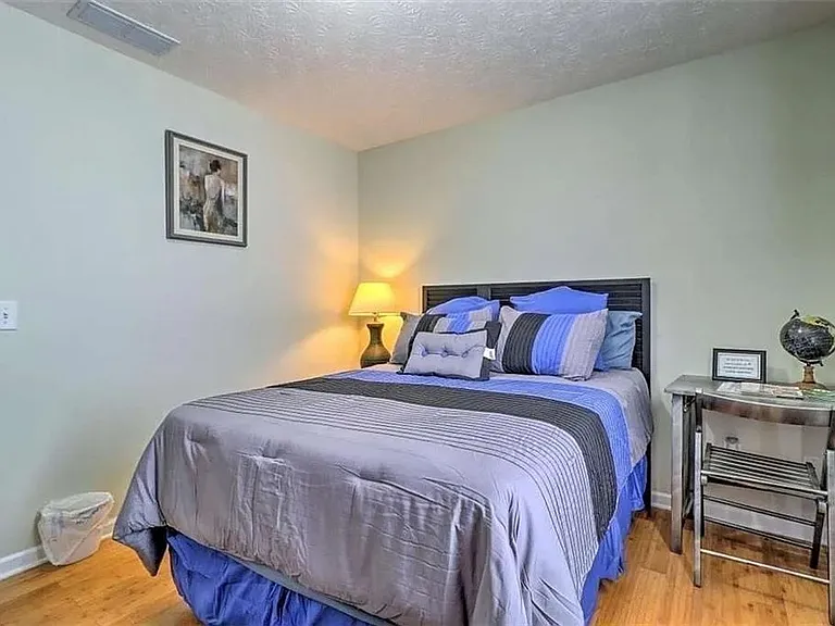 483 Oak Dr — Photo 16