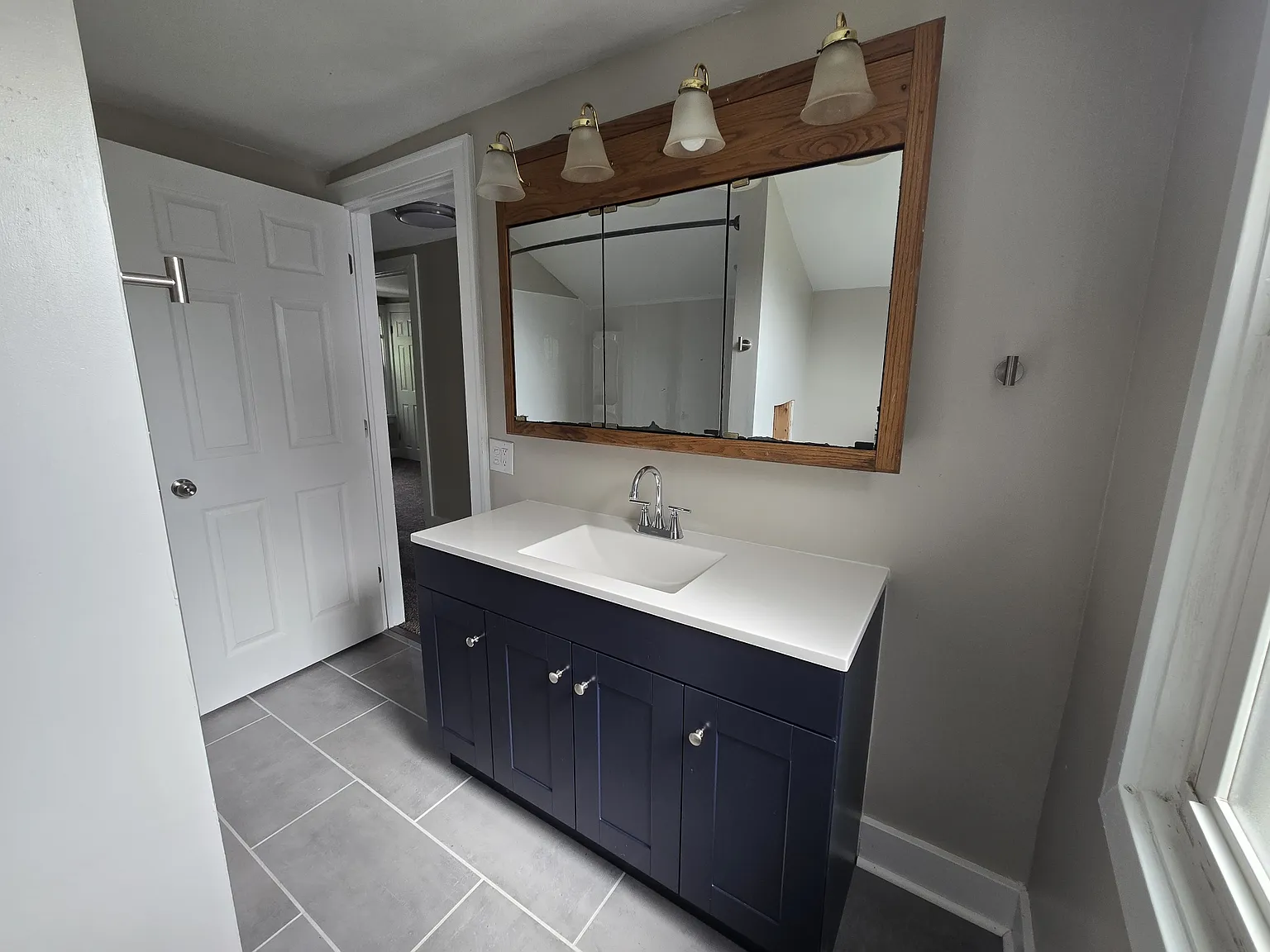3 bed, 1128 sqft, $1,550 — Photo 3