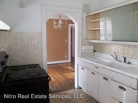 4th image of 4027 E Linwood Blvd