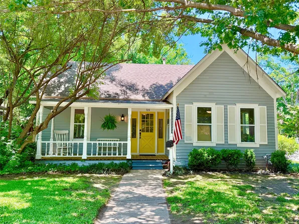 725 Bolivar St, Denton, TX 76201