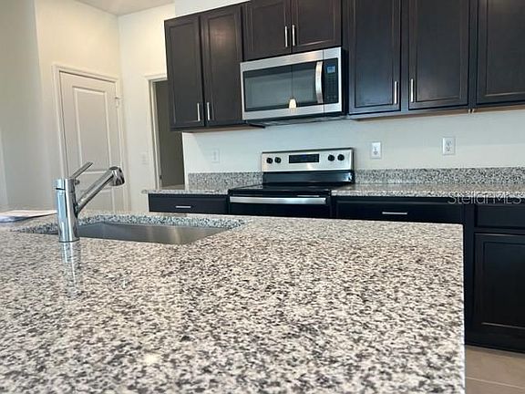 4th image of 9011 Oscraft Dr