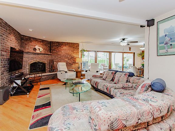2nd image of 7022 Birchwood Ave