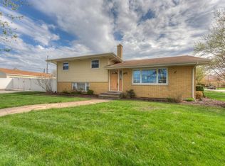 8105 Euclid Ave, Munster, IN 46321
