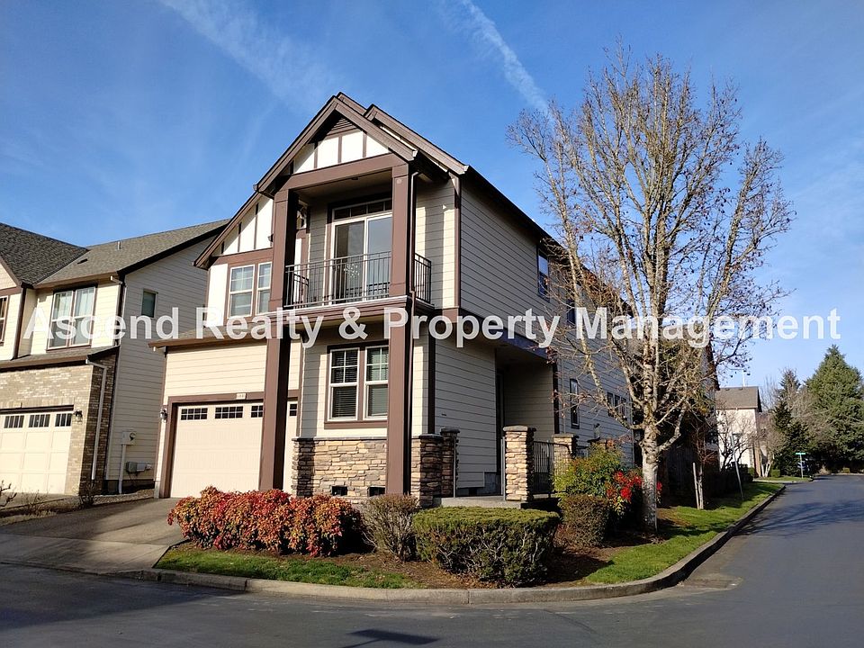 1st image of 6449 NE Southbrook Ct