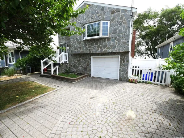 120 Coolidge Avenue, Amity Harbor, NY 11701