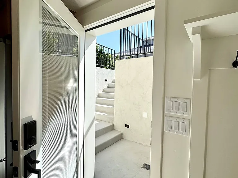698 S Lake View Dr #B — Photo 20