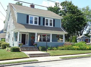 41 Brandon Rd, Cranston, RI 02910