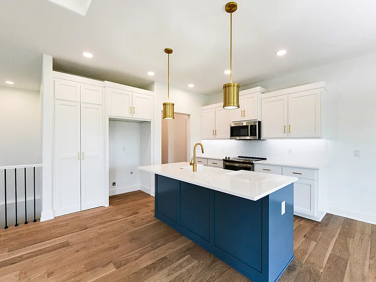 12605 Glenn St — Photo 4