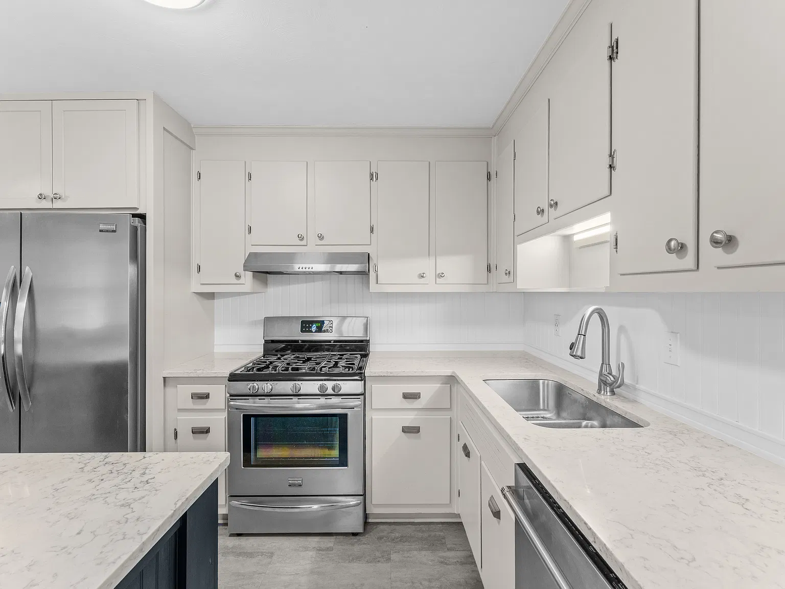 3 bed, 1.5 bath, 1100 sqft, $2,100 — Photo 2