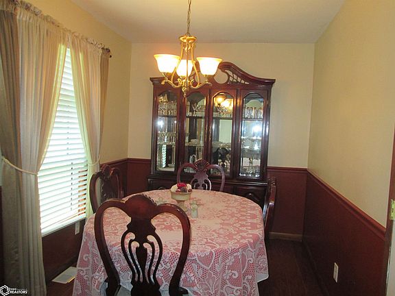 4th image of 2317 Dehn St