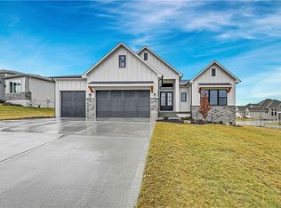 9845 Shady Bend Rd, Lenexa, KS 66227