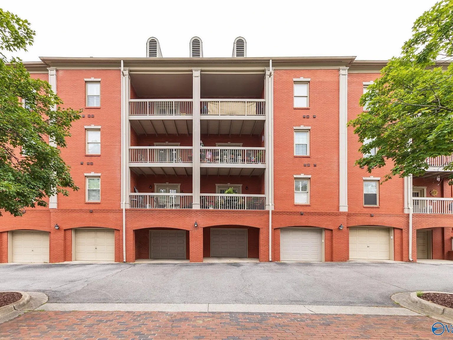 2 bed, 2.0 bath, 1260 sqft, $1,550 — Photo 2