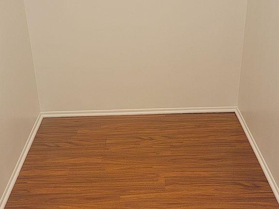 2nd image of 15739 Vanowen St APT 204