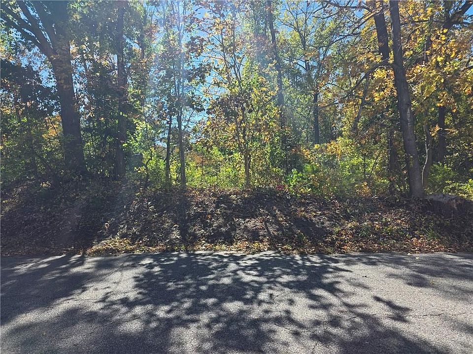 2nd image of 310 Mountaindale Rd