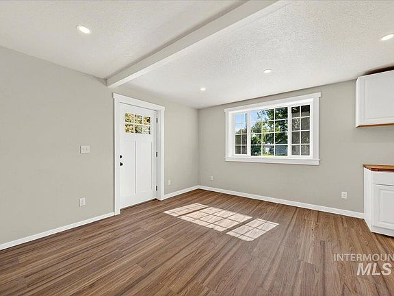 3rd image of 109 Parma Rd