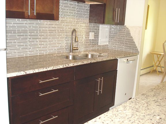 3rd image of 2315 E Olive St APT 2J