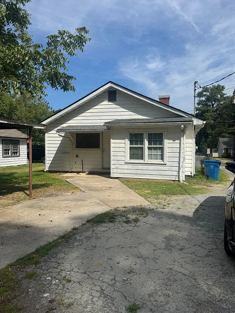 3 bedrooms, garage — Photo 3
