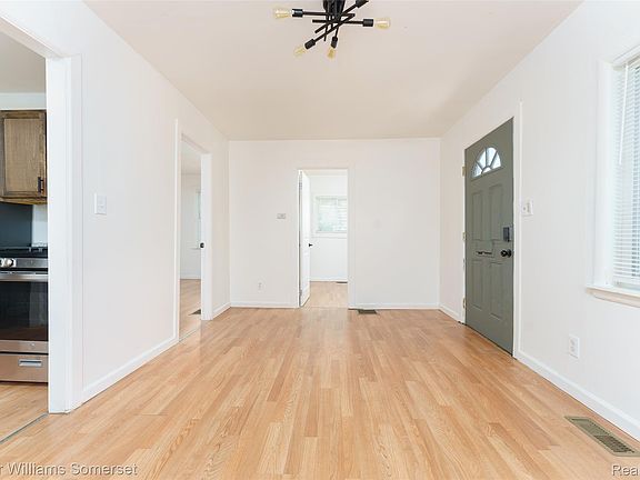 5th image of 7244 Ford Ave