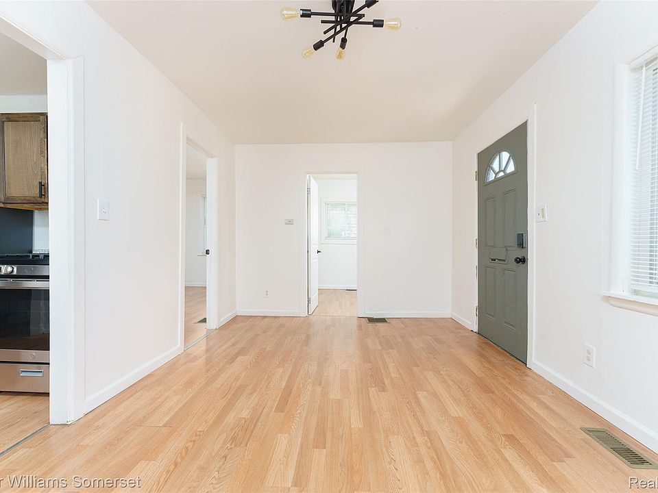 7244 Ford Ave, photo 5