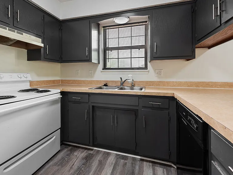 7009 N Chas Dr — Photo 9