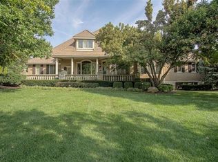 13900 Howe Dr, Leawood, KS 66224