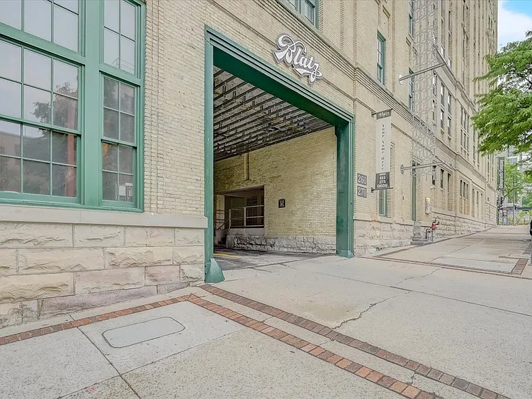270 E Highland Ave #432 — Photo 34
