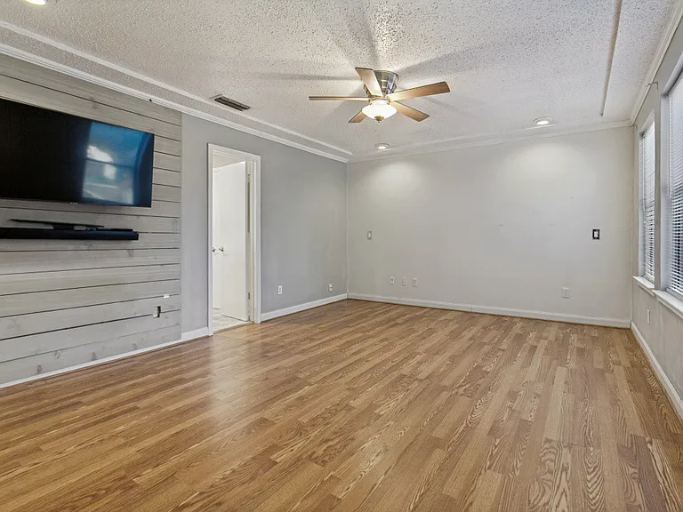 13238 Carthage Ln — Photo 15