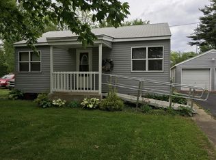 306 W Daumer Rd, Kouts, IN 46347