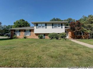 161 Nottingham Rd, Springfield, IL 62704