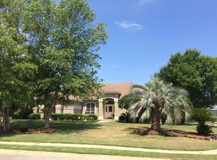 19130 Fairfax Dr, Fairhope, AL 36532