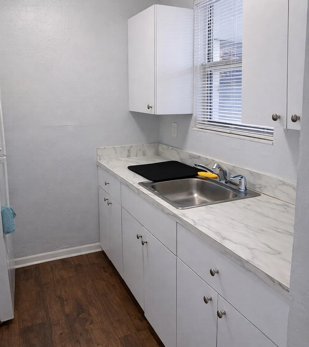5741 SW 36th Court — Photo 3