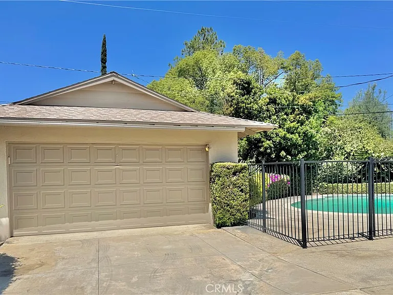 509 California Dr — Photo 33