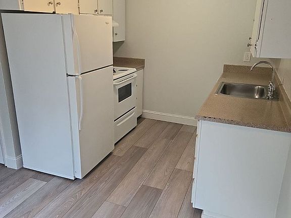 3rd image of 1136 NE 181st Ave #415-19