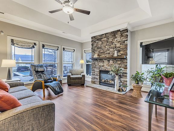5th image of 341 Rosebud Cir S