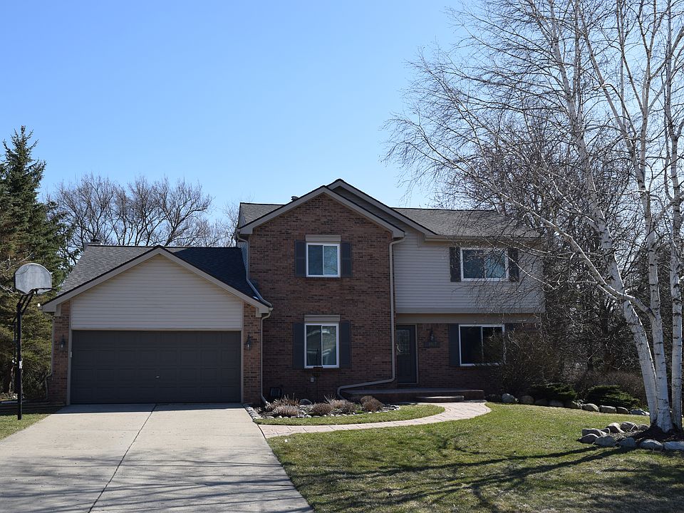 1st image of 1007 Ridgeview Cir