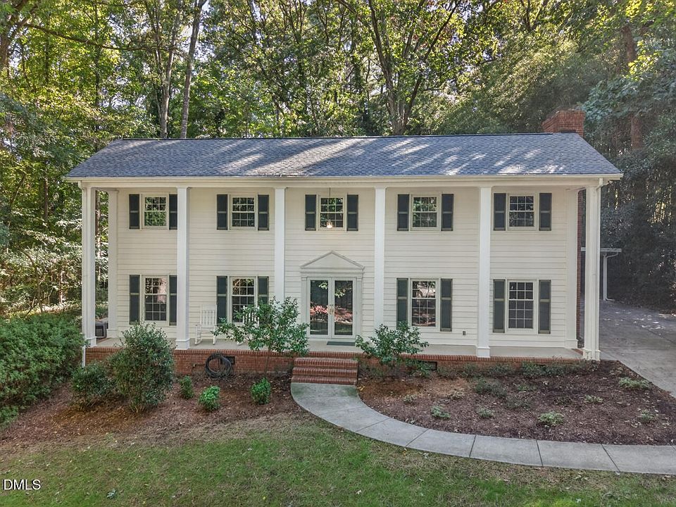 1st image of 13 Winthrop Ct