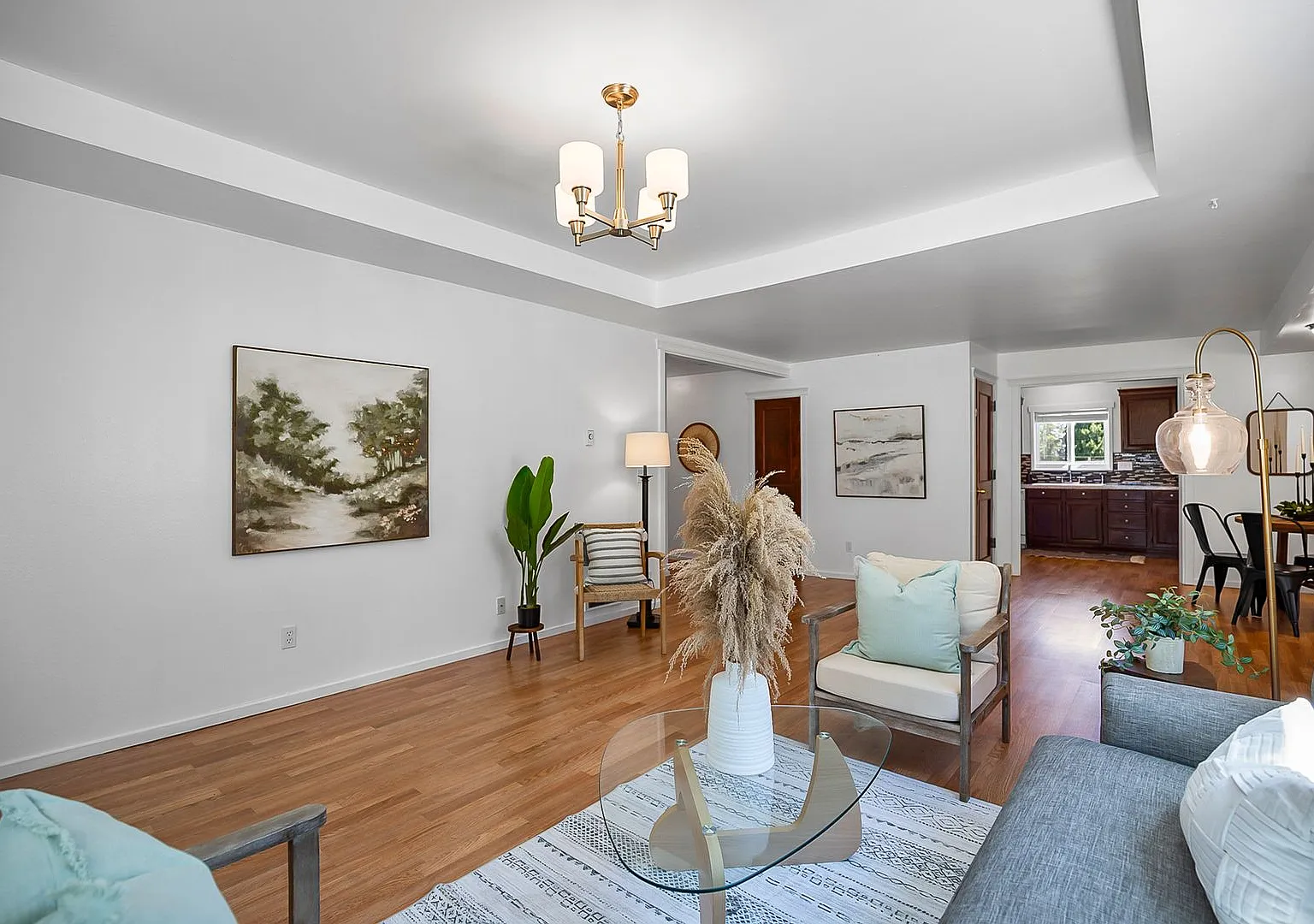 Desirable Pinehurst Neighborhood Everett — Photo 3