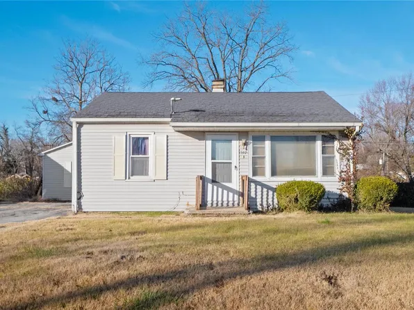 105 Cascade Dr, Belleville, IL 62223