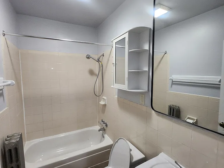 468 Beaumont St E #4 — Photo 4