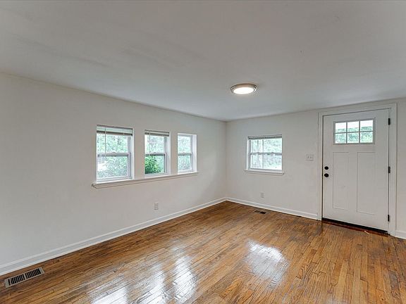 4th image of 727 N Holly St