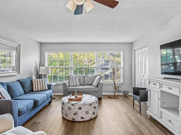 900 Jasmine Ln APT 6B, Vero Beach, FL 32963
