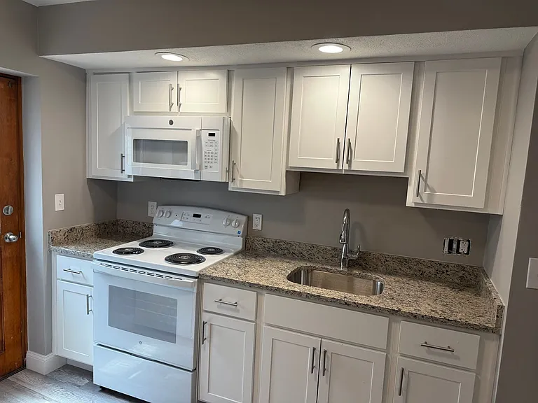 781 Winthrop Ave — Photo 7