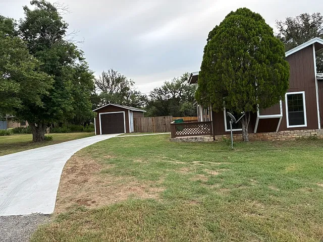 823 Cypress Ln — Photo 21
