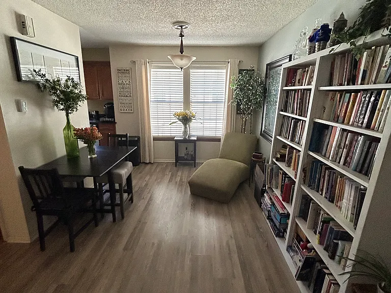 2878 W Long Cir #B — Photo 3