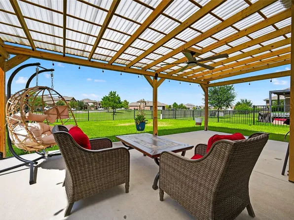 19942 Whistle Creek Ln, Cypress, TX 77433