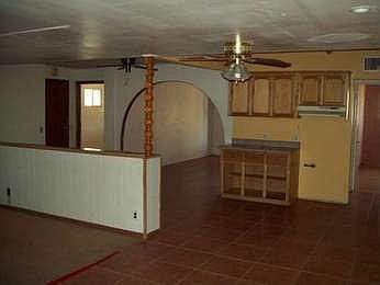 4th image of 2608 W Earll Dr