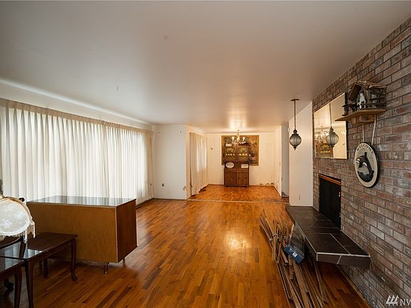 2nd image of 387 NE Oleary St
