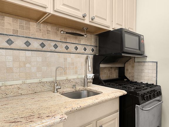 5th image of 225 E 79th St APT 2D