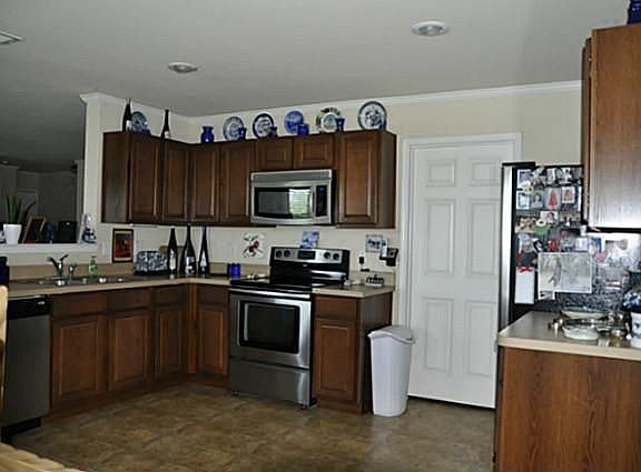 5th image of 500 Jennifer Dr
