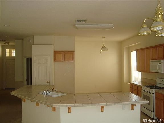 5th image of 10858 Arrowood Dr